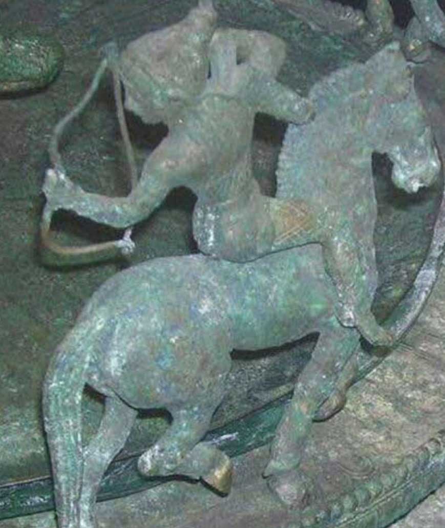    خبر مجسمه 2000 ساله مفرغی بانوی ایرانی سوار بر اسب درحال تیراندازی