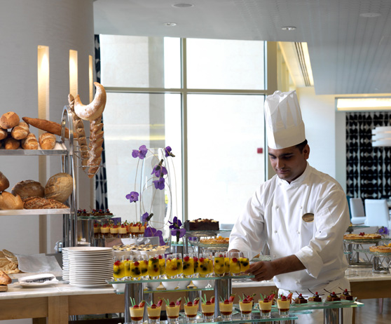 تور دبی هتل رافلز - آژانس هواپیمایی و مسافرتی آفتاب ساحل آبی 