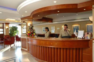 تور دبی هتل ریویرا - آژانس مسافرتی و هواپیمایی آفتاب ساحل آبی
