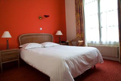 تور فرانسه تونیک هتل - آفتاب مسافرتی و هواپیمایی آفتاب ساحل آبی  