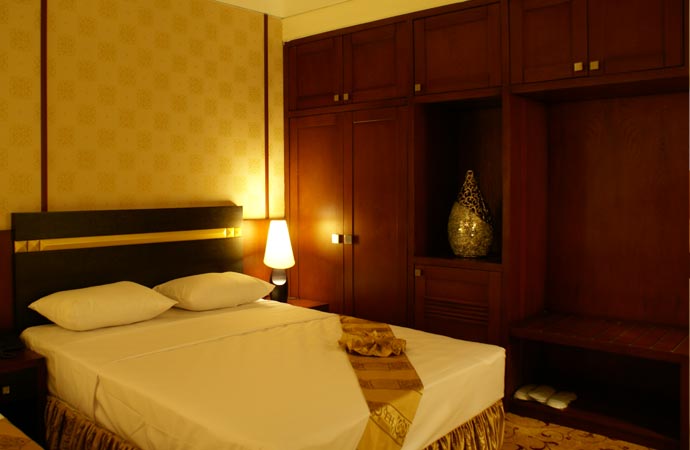 تور مشهد هتل عماد - آژانس مسافرتی و هواپیمایی آفتاب ساحل آبی