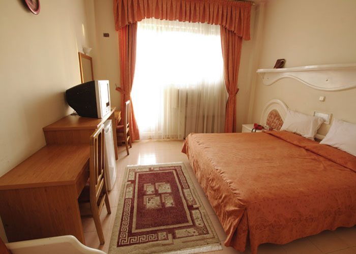 تور شیراز هتل صدرا - آژانس مسافرتی و هواپیمایی آفتاب ساحل آبی